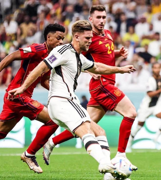 禁区外远射 禁区外远射