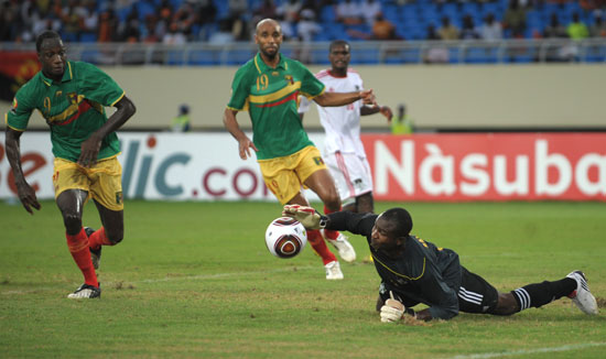 依靠紧凑的 依靠紧凑的